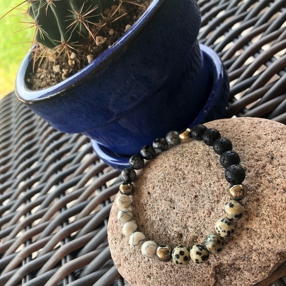 Snowflake obsidian, hematite, lava, howlite, dalmation jasper stretchy bracelet - Picture 6 of 6